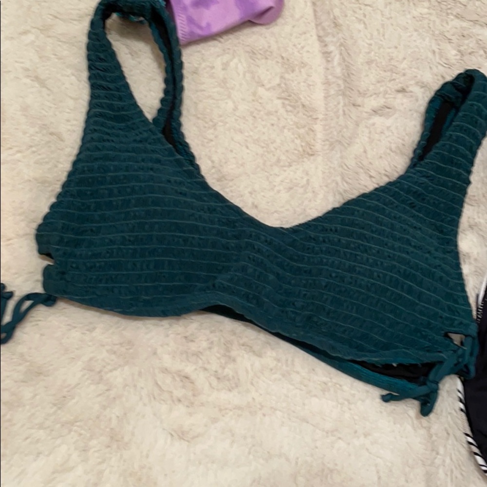 Swim Collection (pacsun, pilyq and more) - Picture 4 of 9